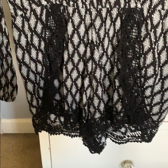 Black and White Printed Romper - Picture 3 of 5